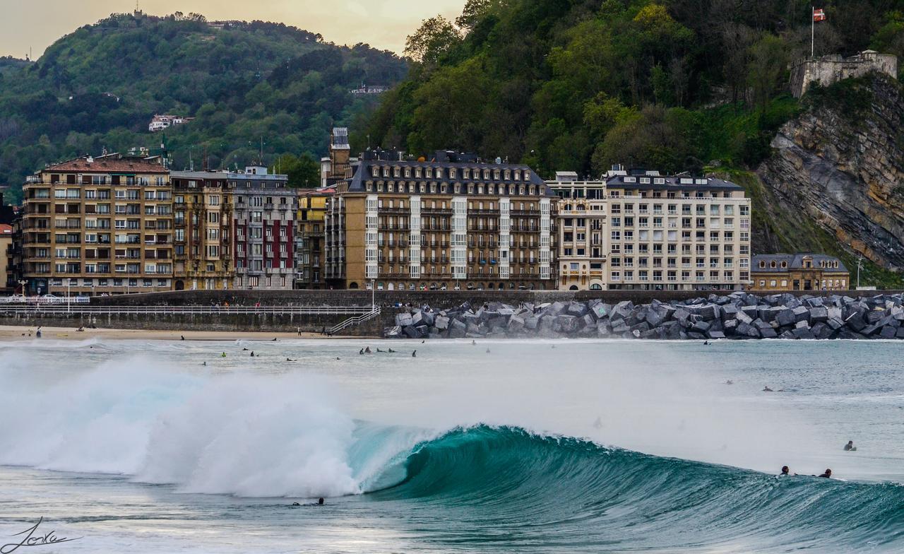 Surfing Etxea - Surf Hostel San Sebastian Exterior photo